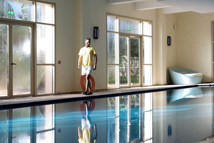 Pool 24 of 61