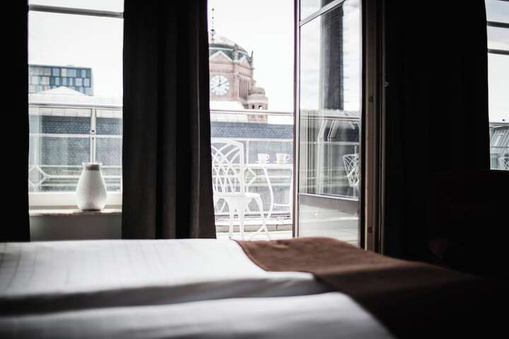 Room 48 of 94