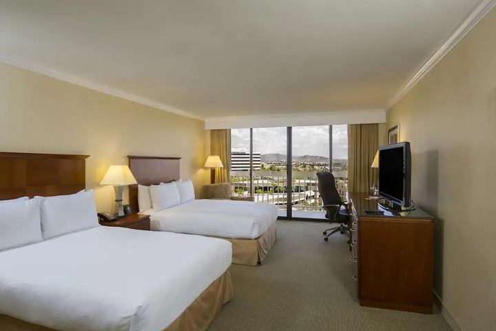 Photo of CROWNE PLAZA ONTARIO