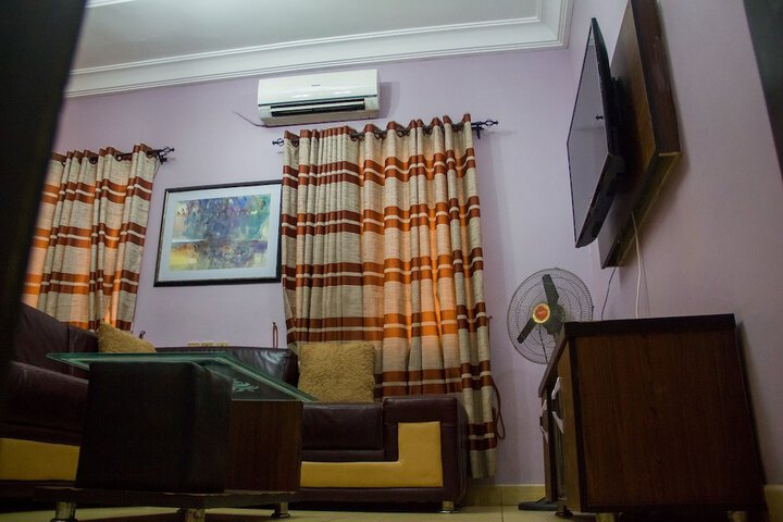 Room 17 of 32