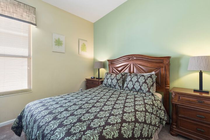 Room 6 of 32