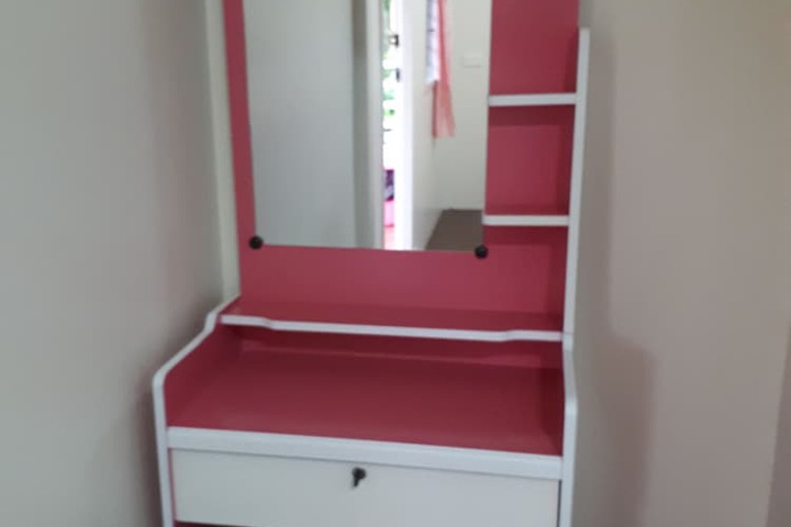 Room 10 of 12