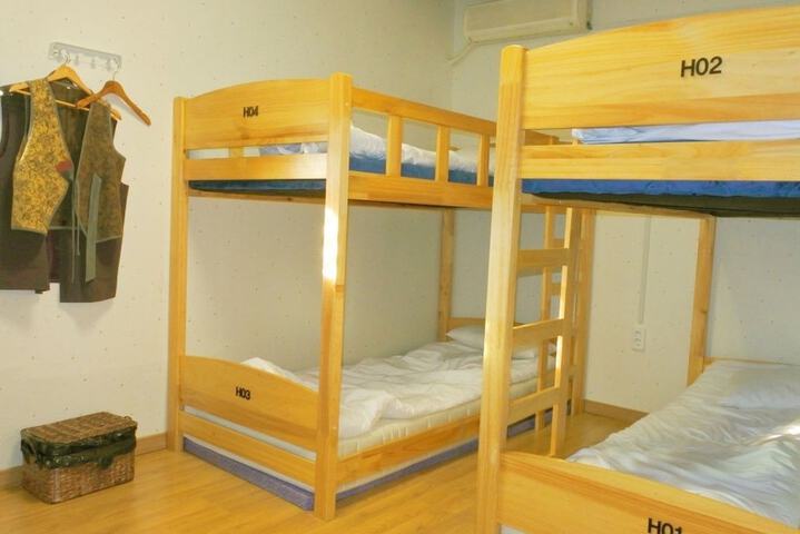 Room 22 of 47