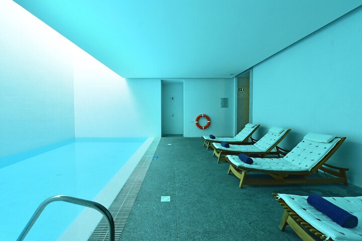 Hotel with Pool