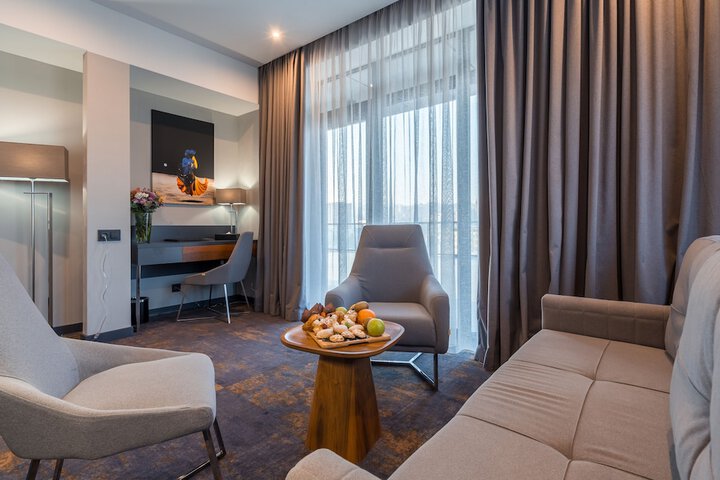 Room 15 of 68