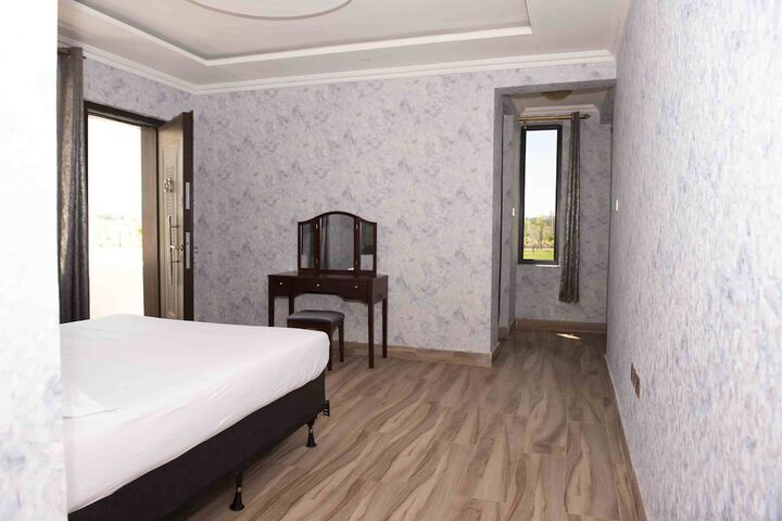 Room 6 of 64
