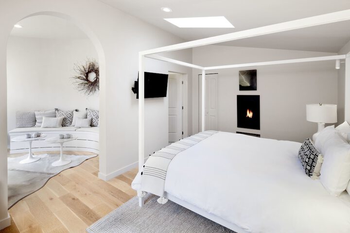 Room 3 of 21