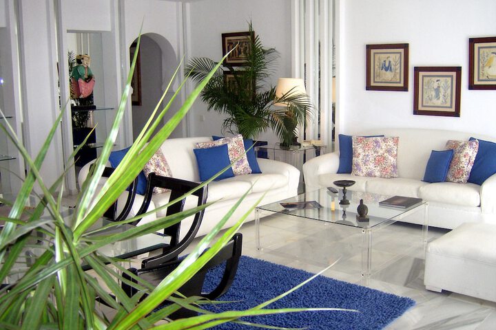 Lounge 39 of 78