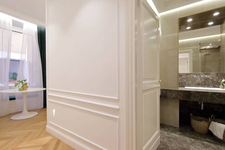 Room 14 of 31