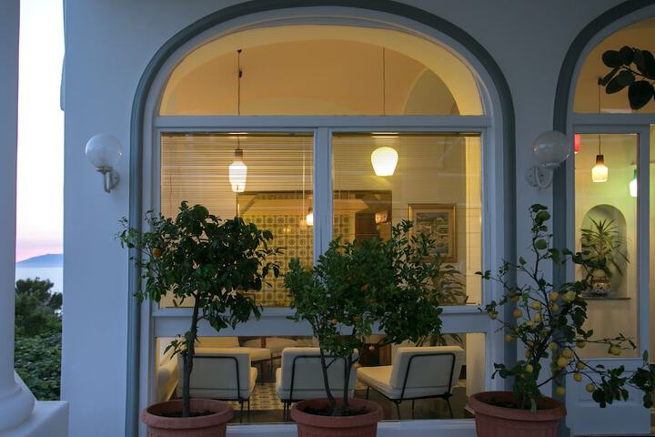 Guest Lobby