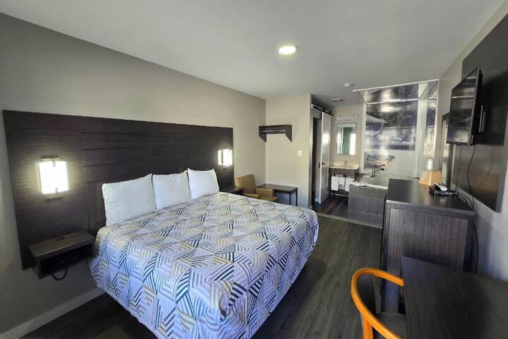 Room 5 of 38