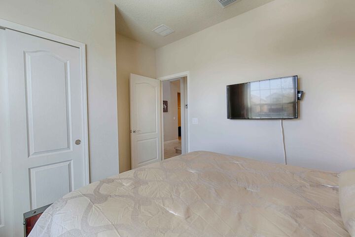 Room 6 of 53