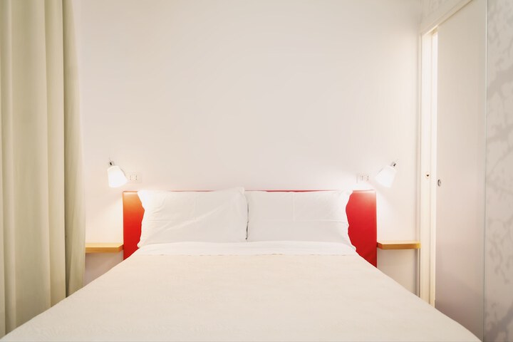 Room 25 of 89