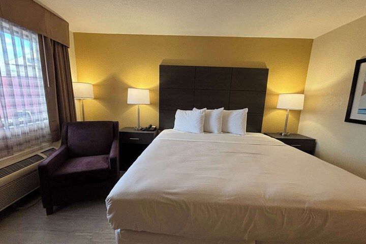 Room 8 of 17