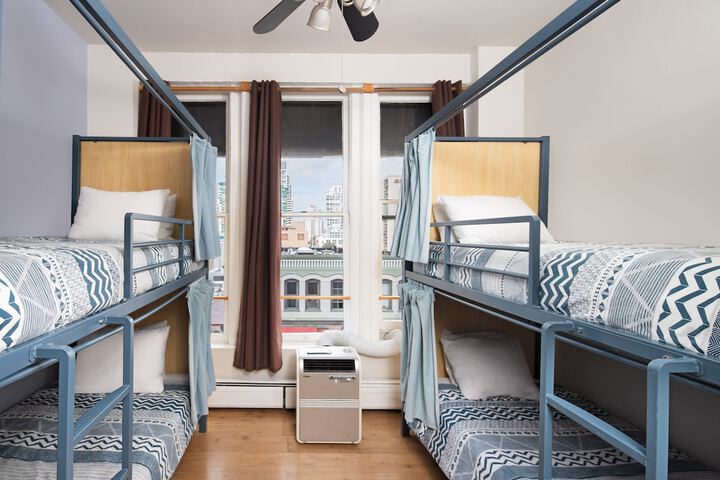 Room 12 of 40