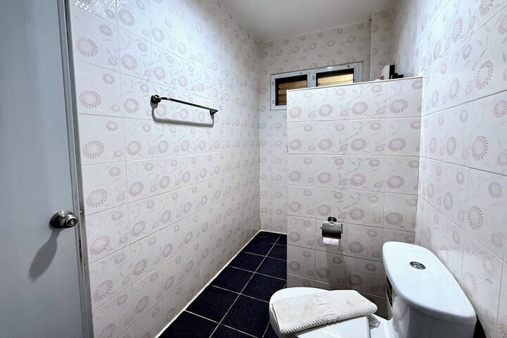 Room 43 of 62