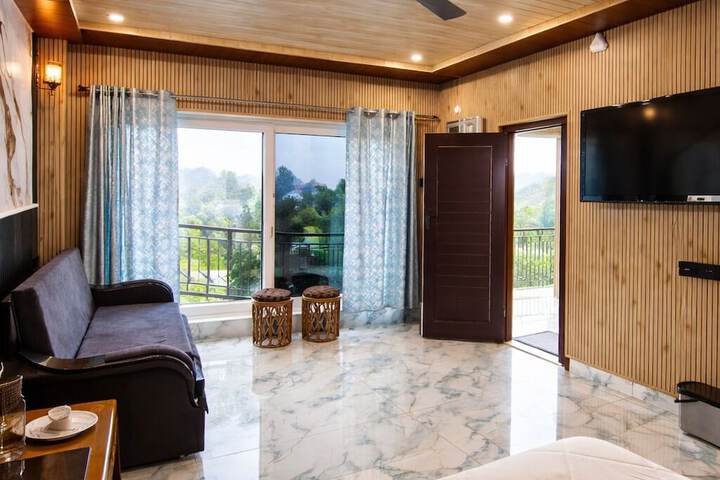 Room 8 of 31