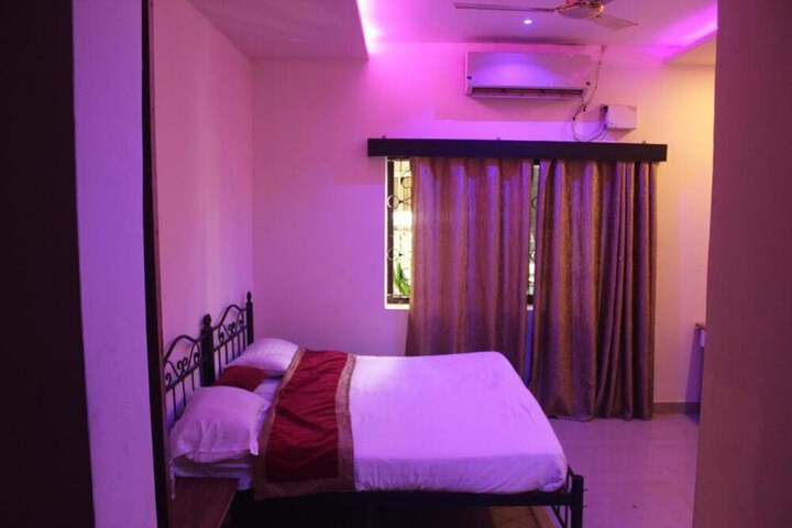 Room 11 of 25