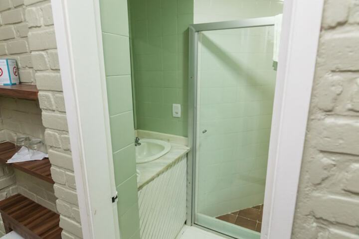 Room 27 of 91