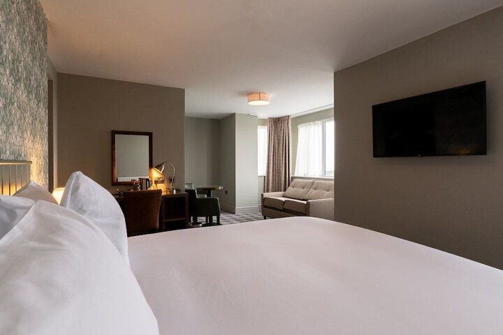 Room 34 of 85