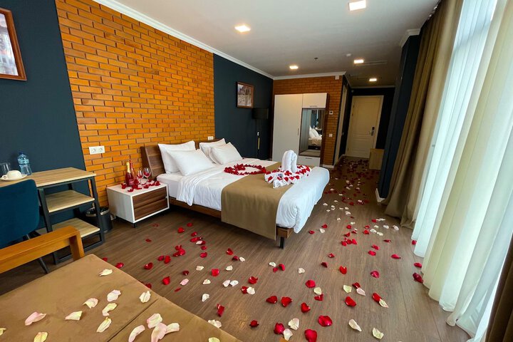 Room 40 of 240