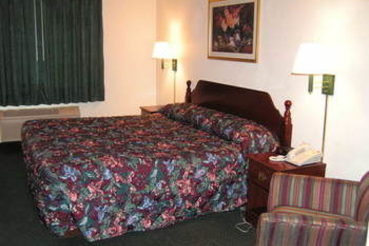 Room 22 of 76
