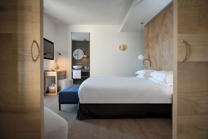 Room 34 of 111