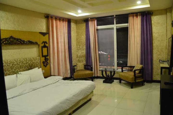 Room 25 of 57