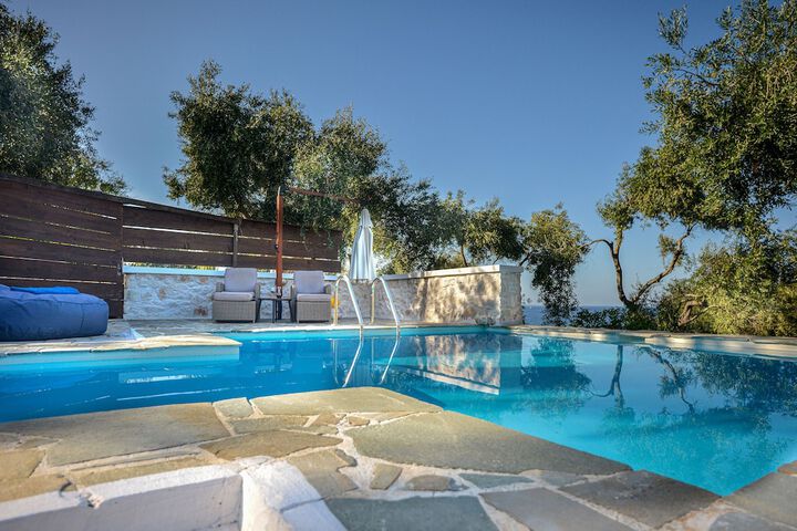 Pool 124 of 158