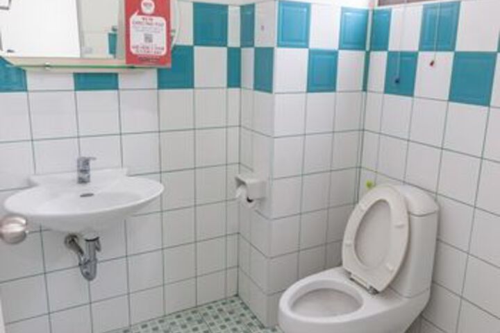 Room 6 of 26
