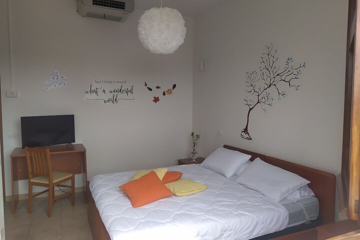 Room 11 of 40