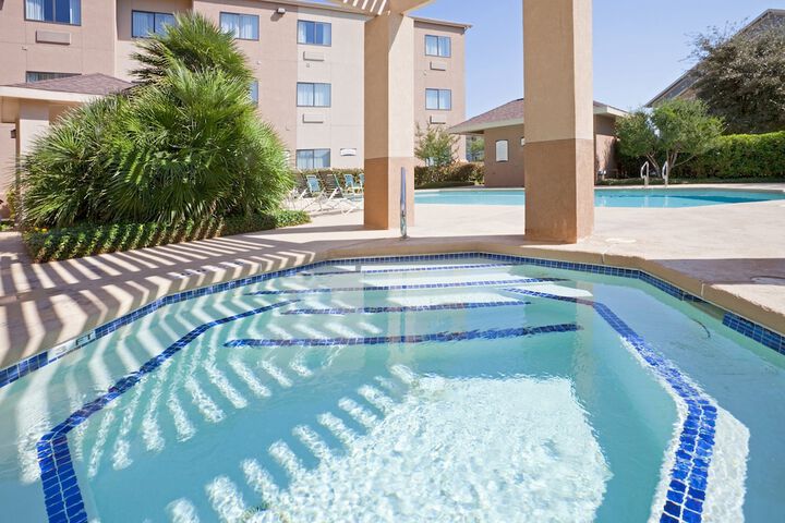 Pool 18 of 29
