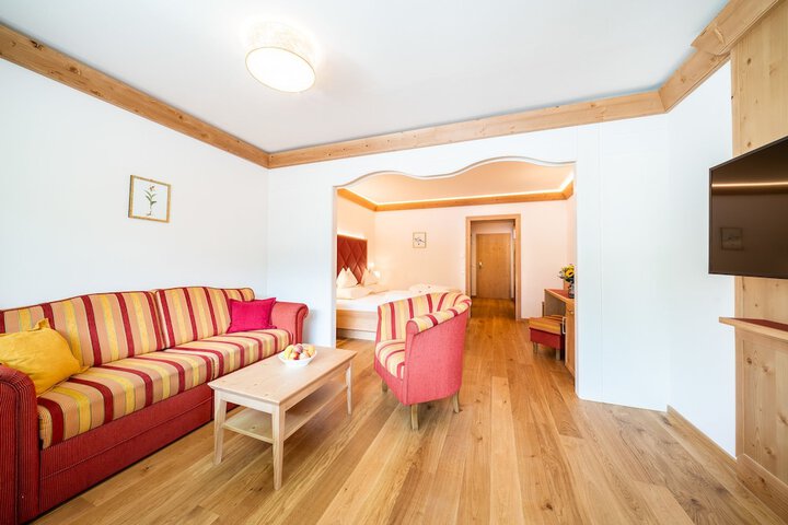 Room 3 of 69