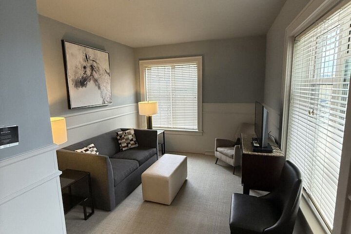 Room 17 of 27