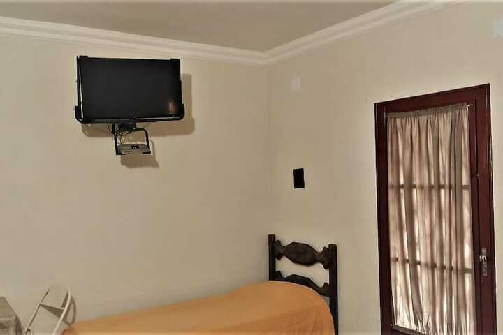 Room 33 of 68