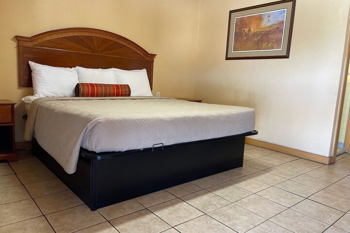 Room 6 of 15