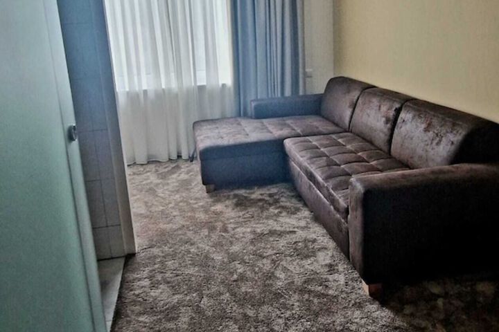 Room 12 of 27