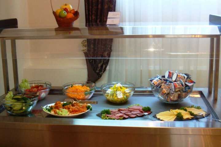 Dining 40 of 57
