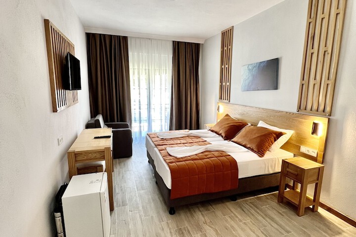 Room 7 of 40
