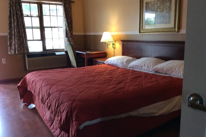Room 8 of 21