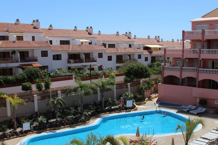 Hotel Pool