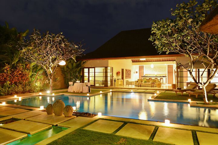 Pool Hotel