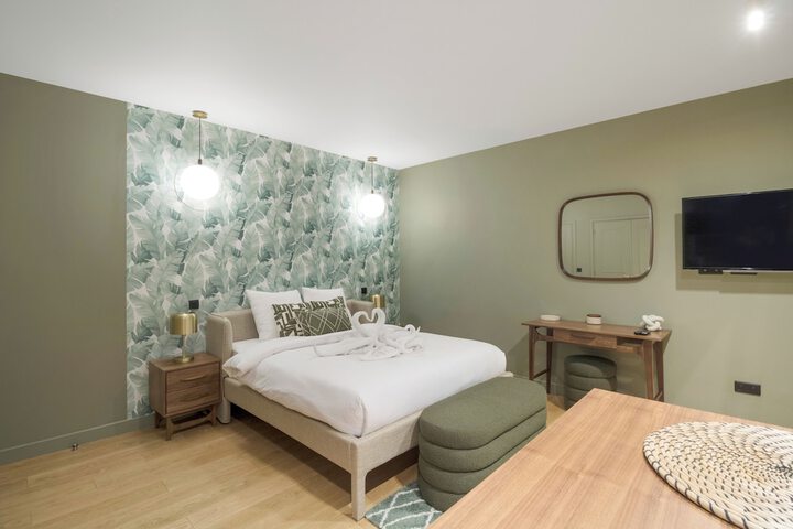 Room 14 of 19