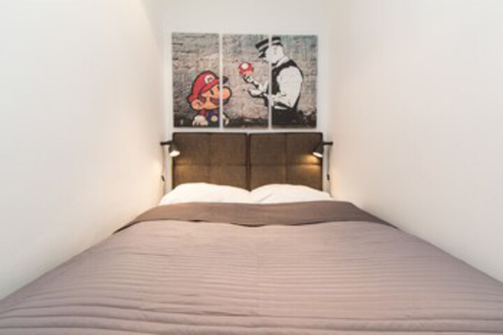 Room 42 of 91