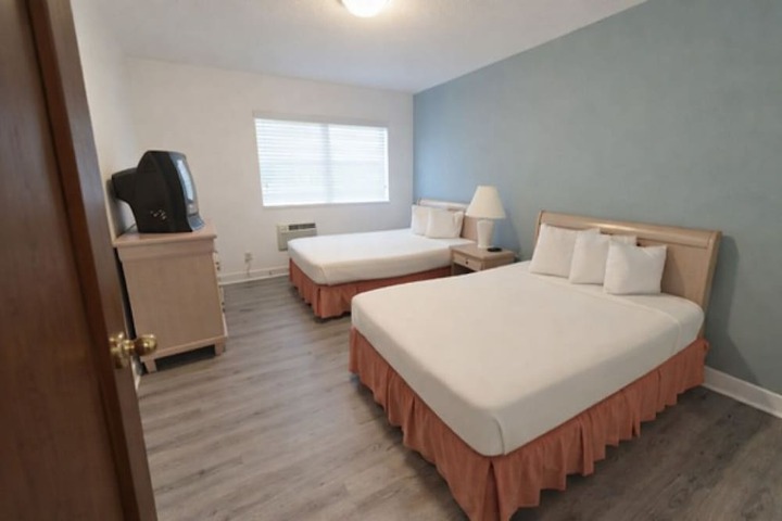 Room 25 of 59