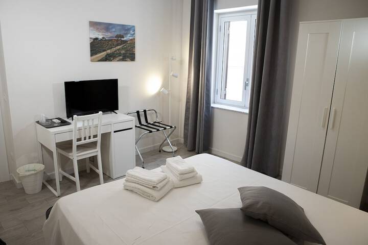 Room 6 of 49