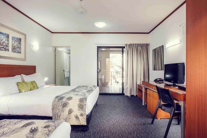 Room 13 of 83