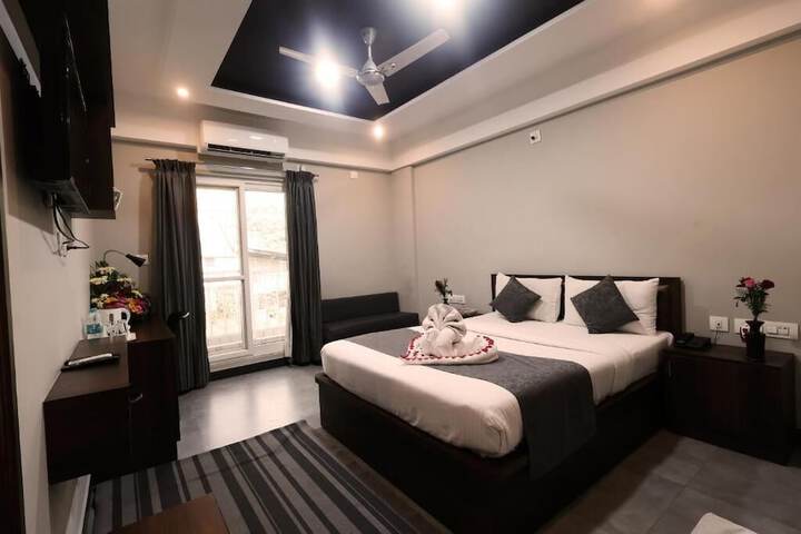 Room 5 of 33