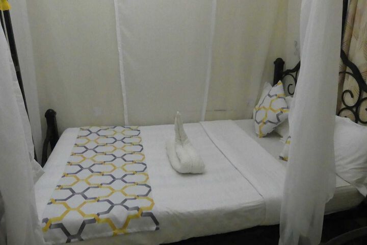 Room 5 of 40