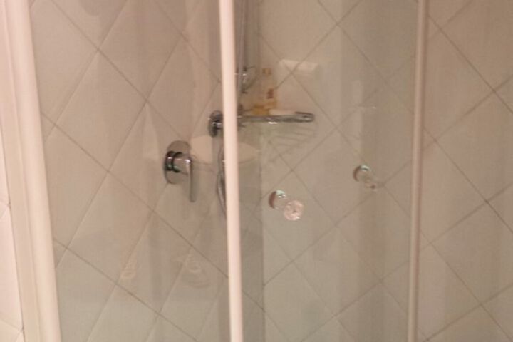 Room 12 of 20
